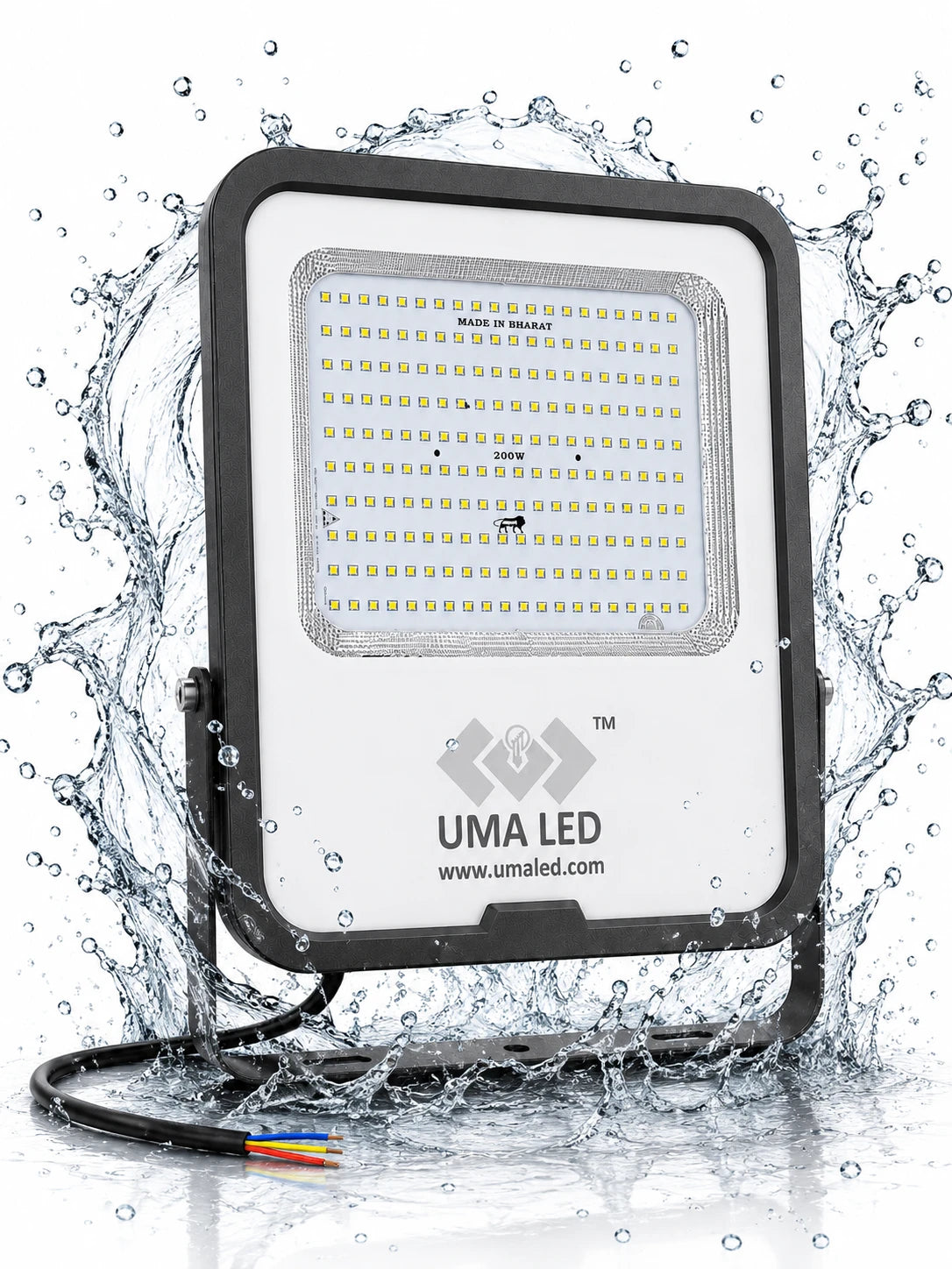 UMA LED floodlight with a black frame and white faceplate, surrounded by a dynamic water splash effect on a white background.